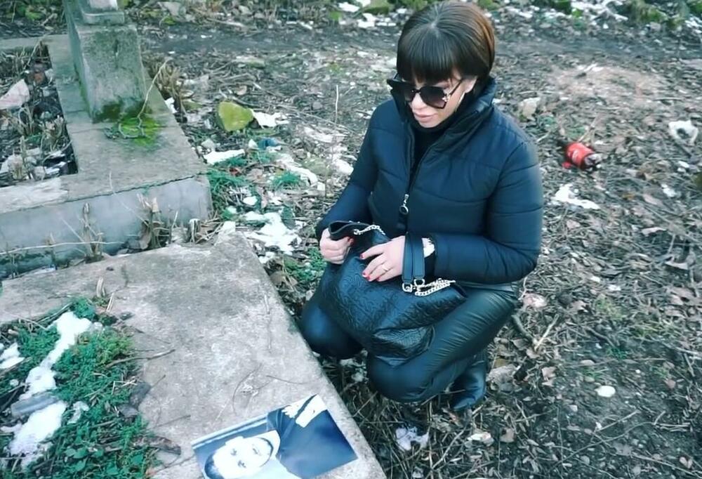 MORBIDNO! MILJANA SAHRANILA ŽIVOG ZOLU Otišla u Doboj na groblje, ponela crno belu fotografiju, njegovoj majci IZJAVILA SAUČEŠĆE