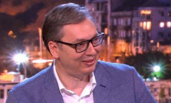 PRIKAZAO DO SADA NEVIĐENE FOTOGRAFIJE PORODICE: Predsednik Srbije Aleksandar Vučić u opuštenom izdanju! (FOTO)