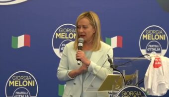 DVE TREĆINE ITALIJANA PODRŽAVA NOVU OŠTRIJU POLITIKU DESNIČARSKE PREMIJERKE MELONI PREMA MIGRANTIMA!