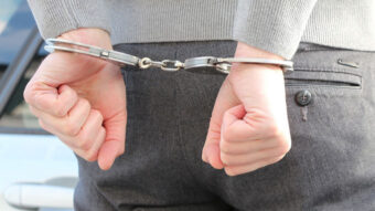 BEOGRAD: Uhapšen narko-diler I.A. (24) i vozač koji je krio marihuanu u protivpožarnom aparatu