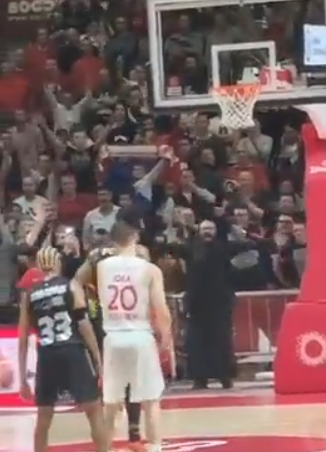 Sveštenik u pioniru