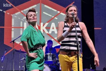 Laka i Mirela zagrijali publiku u Makarskoj