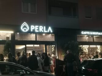 Peđa Jovanović napravio lom u Perli (FOTO i VIDEO)