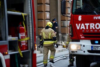 DRAMA U CENTRU NAŠEG GLAVNOG GRADA Pritvorenici KPZ-a Sarajevo evakuirani: Gašenje požara u toku