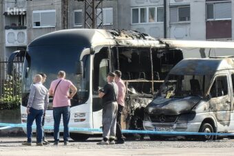 Na Autobuskoj stanici Zenica jedan autobus izgorio, a na drugom pričinjena velika šteta