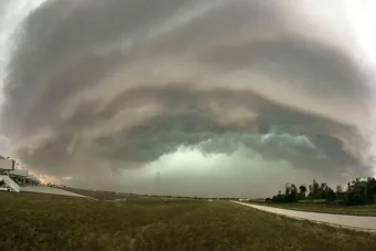 JAKO NEVRIJEME IDE PREMA BIH Pogledajte oblak koji je nastao u oluji koja je pogodila Zagreb (VIDEO)