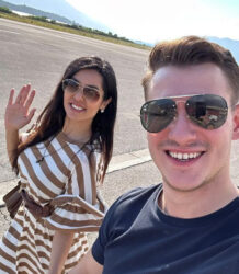 NE ODVAJAJU SE: Tanja Savić uživa u ljubavi sa mladim pilotom, a evo gdje PLANIRAJU VJENČANJE! (FOTO)