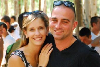Ovo je bračni par iz Izraela koji je prije smrti uspio da sakrije svoje bebe