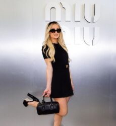 Paris Hilton ismijana nakon revije: “Ovako hodam kad sam pijan” (VIDEO)