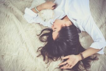 NAUČNICI OTKRILI Žene koje spavaju manje od sedam sati su u riziku od ozbiljne bolesti