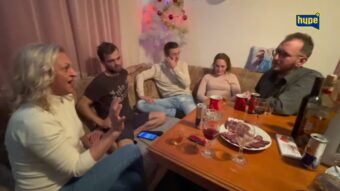 BRAK SA DVIJE ŽENE: Novogodišnje karaoke i dernek kod Elmedina Karića, Jane i Fatime!