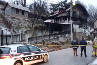 Stravična tragedija: Mladić stradao u požaru, a roditelji povrijeđeni