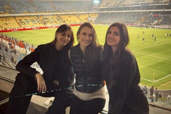 Stara prijateljstva ostaju: Susret Amre Džeko i Emine Jahović na stadionu