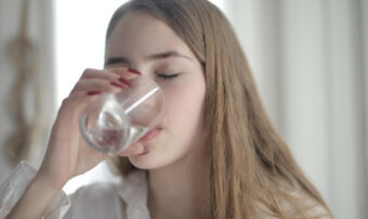 Pijenje vode dokazano pomaže pri mršanju