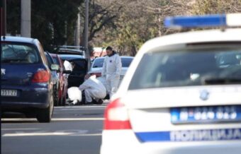 LEŽAO NA TROTOARU SA DVIJE PROSTRIJELNE RANE NA GLAVI: Jezivi detalji ubistva u Beogradu