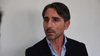 Brat ubijene Amre Kahrimanović ogorčen nakon sjednice Skupštine Tuzlanskog kantona: Ne slušaju molbu, dobit će oluju