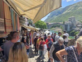 Turisti sa svih kontinenata “preplavili” Mostar: Očekuje se rekordna sezona