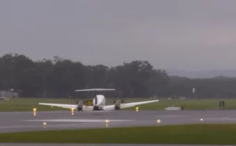 Pogledajte kako je avion prinudno sletio bez točkova (VIDEO)