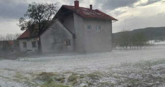 Oluja napravila ogromnu štetu u selima kod Bosanskog Novog