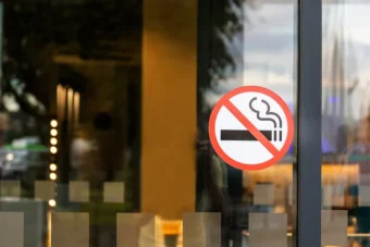 ZAVRŠEN PRAVILNIK Ugostitelji će imati šest mjeseci da objekte prilagode zabrani pušenja! ODREĐENE I KAZNE