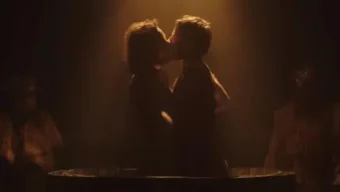 Poljubac dva muškarca: Srpski glumci u strasnom činu pred kamerama (VIDEO)