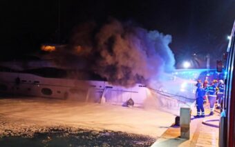 U Makarskoj za četiri sata izgorjela jahta vlasnika kompanije iz Širokog Brijega: Plovilo vrijedno oko 3 miliona eura