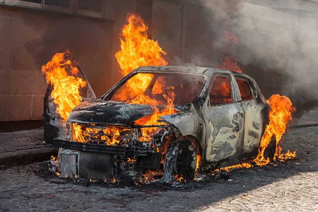 Zapaljen automobil policajcu u Bileći  / Foto: Pixnio