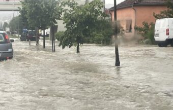 Banjalučke ulice pod vodom: Pogledajte posljedice nevremena (FOTO)