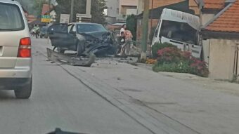 Teška saobraćajna nesreća u Kaknju: Povrijeđene četiri osobe