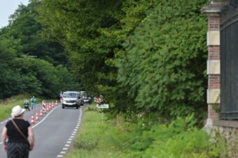 ALEN DELON SAHRANJEN PORED SVOJIH 35 PASA! Evo koja mu je bila posljednja želja koju su mu ispunili (FOTO)