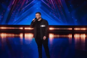 Kako zvuči kada otpjevate “duet sa samim sobom”, takmičar u Supertalentu osvaja mreže