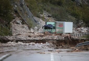 Ispovijest vozača kamiona koji je preživio odron: Sve se odigralo u nekoliko sekundi, cesta ispred mene je nestala