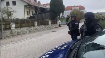 Krvava drama: Ubijen načelnik, policija traga za napadačem, otkrivena i moguća pozadina sukoba