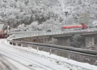 Pojedini putevi u BiH potpuno zatvoreni zbog nevremena