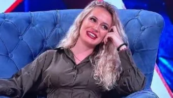 PORODILA SE MILICA: Evo čije prezime beba nosi!