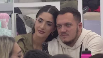 GASTOZ SE IZLANUO U LAJVU! Svi bruje o tome da Anđela i on rade na bebi
