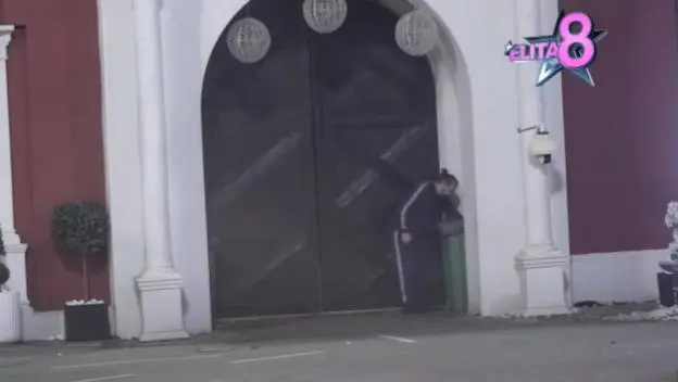 KOPAO PO SMEĆU DA PRONAĐE DOKAZ/Photo: SD.rs