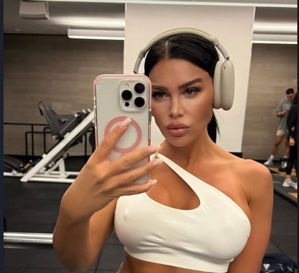 STANIJA POKAZALA GLATKU I PREPLANULU/Photo: Printscreen