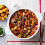 Za večerašnji iftar pripremite gulaš iz rerne/Photo: Shutterstock