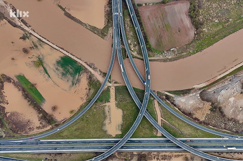 Rijeka Bosna se izlila u sarajevskom polju/Photo: Klix.ba