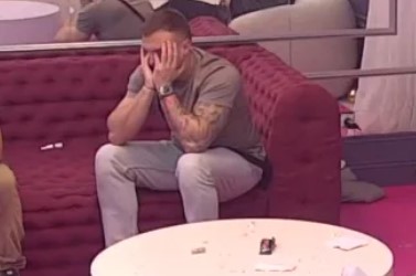 STEFAN KARIĆ SUMNJA DA GA JE DJEVOJKA OSTAVILA! / Photo: Printscreen