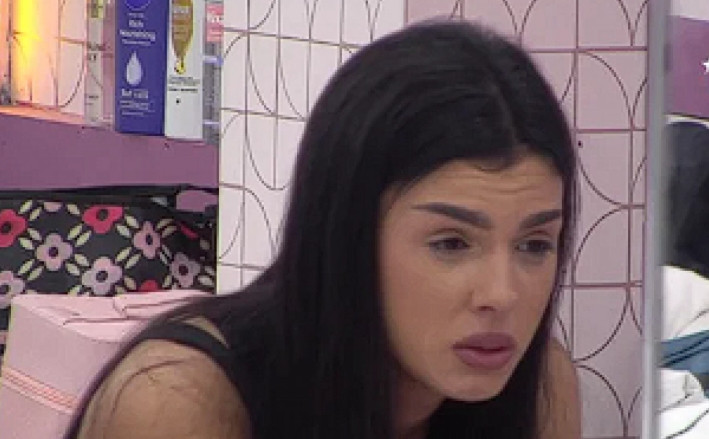 ANITINI BIVŠI MOMCI ZAVRŠILI ZAJEDNO U KREVETU!