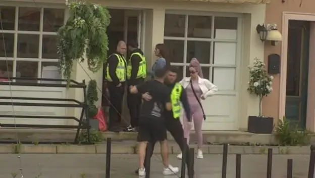 OBEZBJEĐENJE JEDVA SPRIJEČILO SU*OB GASTOZA I KORDE! / Photo: Printscreen