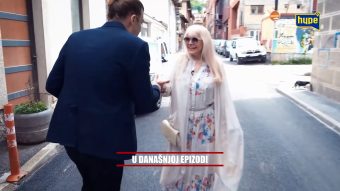 U dimijama okovanim zlatnim vezom — Hanka Paldum nasred Baščaršije pjevala za Maru iz Travnika