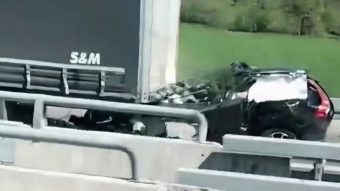 Stravična saobraćajna nesreća na autoputu Banja Luka – Prnjavor: Poginule tri osobe, obustavljen saobraćaj