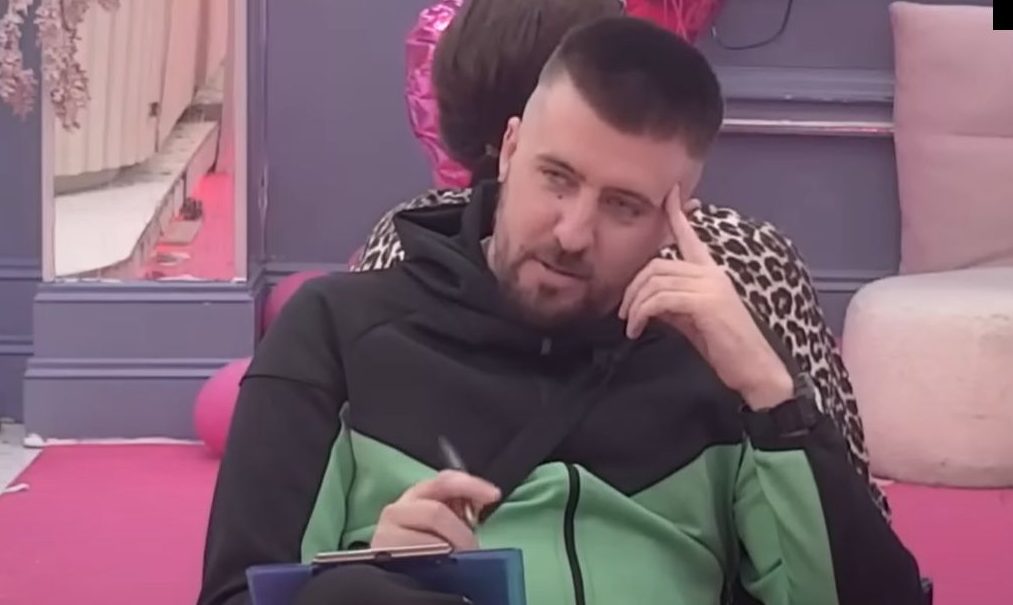 Napustio rijaliti pred superfinale, telefonirao, pa se vratio!