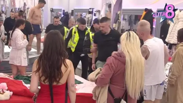 Stefan Korda izbačen napolje/Photo: Printscreen