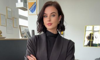 Malkoči su poznati kao vrhunski pjevači i muzičari, ali Zerina je jedna od najboljih frizerki u Krajini