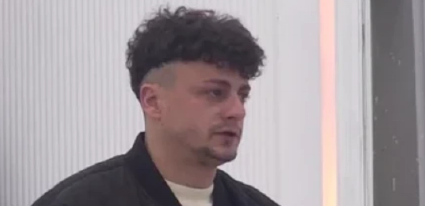 BACIO OKO NA ZAUZETU DJEVOJKU!/Photo: Printscreen