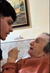 Snimak koji je rasplakao svijet, unuk saopštio bolesnoj baki da odlazi u inostranstvo: Hoćeš li me čekati?